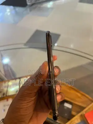 Apple iPhone XS (Used)