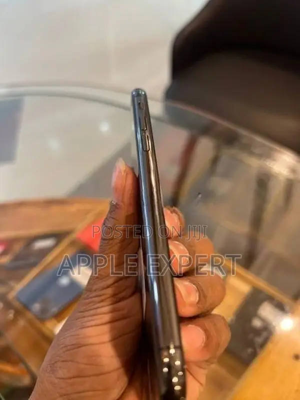 Apple iPhone XS (Used)