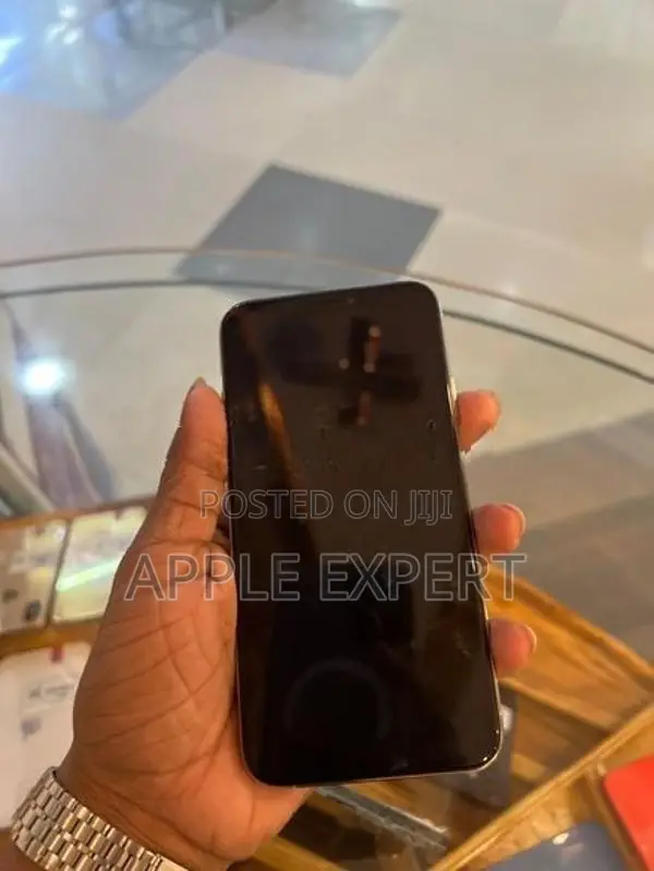 Apple iPhone XS (Used)