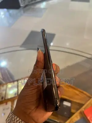 Apple iPhone XS (Used)