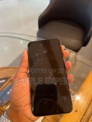 Apple iPhone XS (Used)