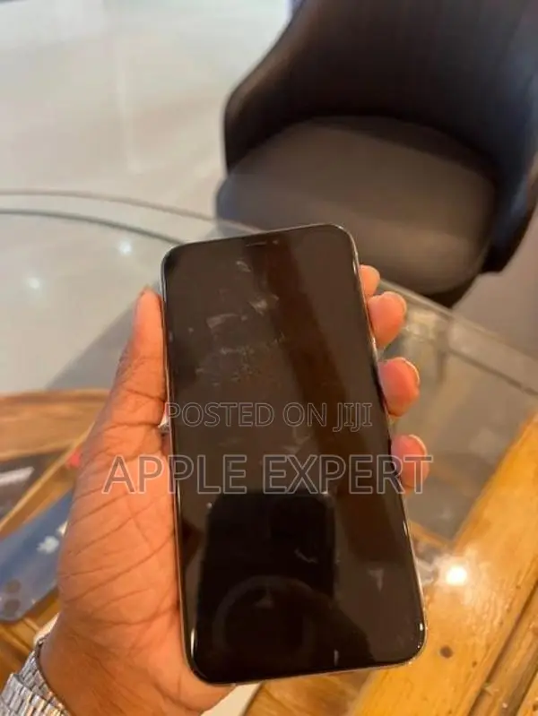 Apple iPhone XS (Used)