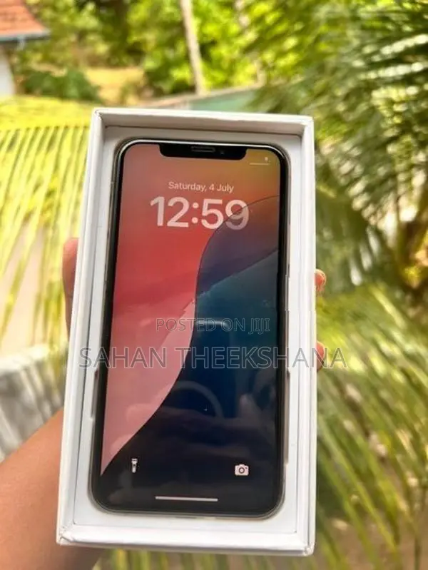 Apple iPhone XS (Used)
