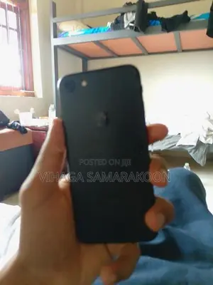 Apple iPhone 7 (Used)