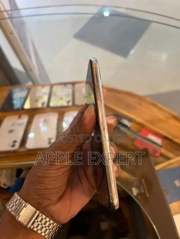 Apple iPhone XS (Used)