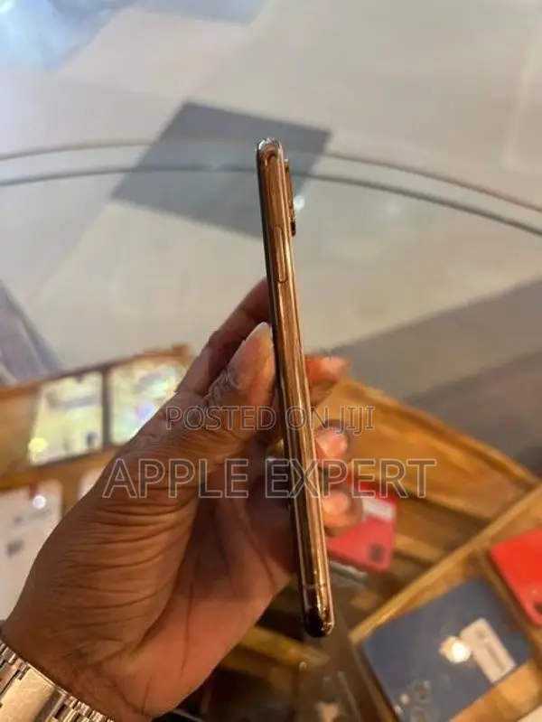 Apple iPhone XS (Used)