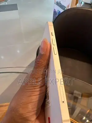 Apple iPhone 13 (Used)