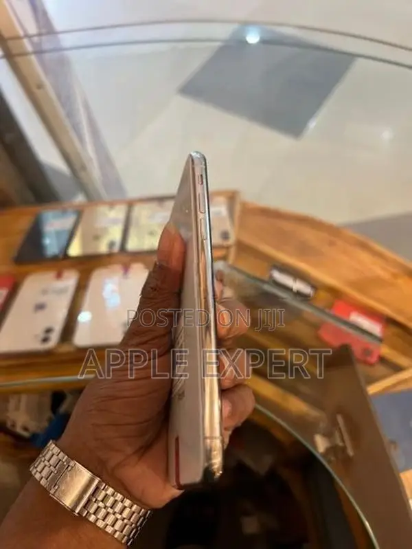 Apple iPhone XS (Used)
