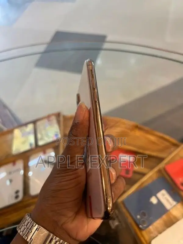 Apple iPhone XS (Used)