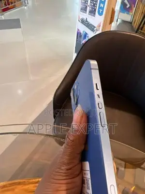 Apple iPhone 13 (Used)