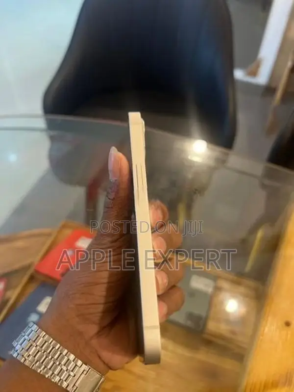 Apple iPhone 13 (Used)