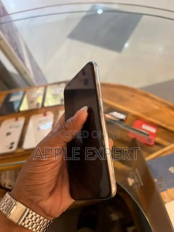 Apple iPhone XS (Used)