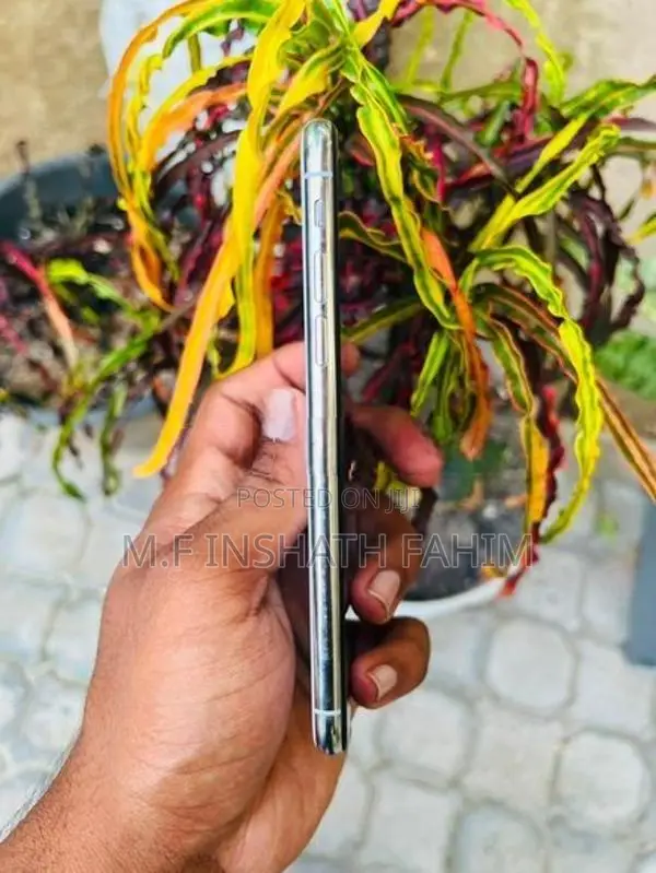 Apple iPhone X (Used)