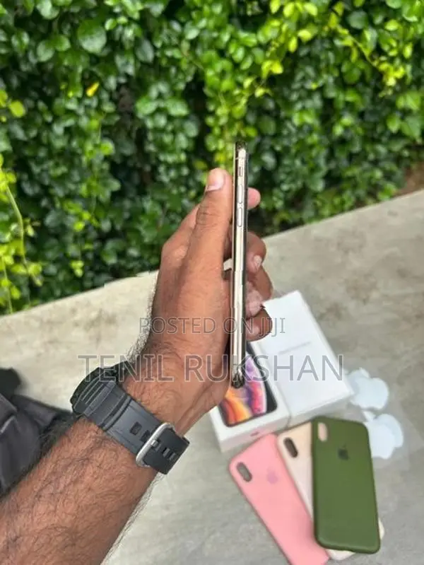Apple iPhone XS (Used)