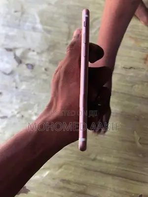 Apple iPhone 7 (Used)
