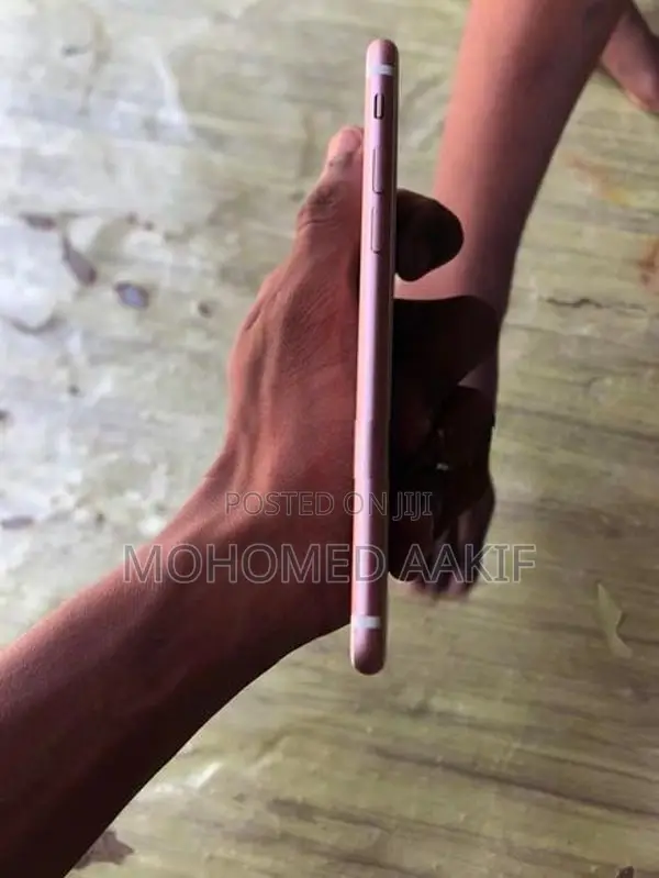 Apple iPhone 7 (Used)