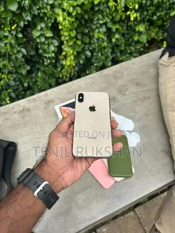 Apple iPhone XS (Used)
