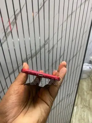 Apple iPhone SE 2 (Used)