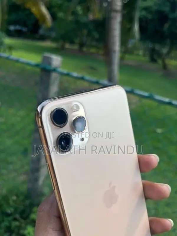 Apple iPhone 11 Pro Max (Used)