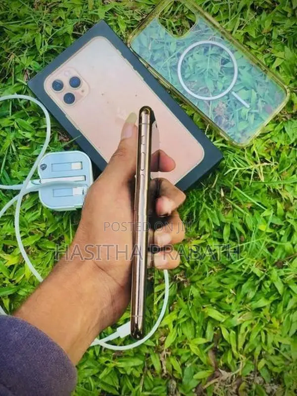 Apple iPhone 11 Pro Gold 256GB (Used)