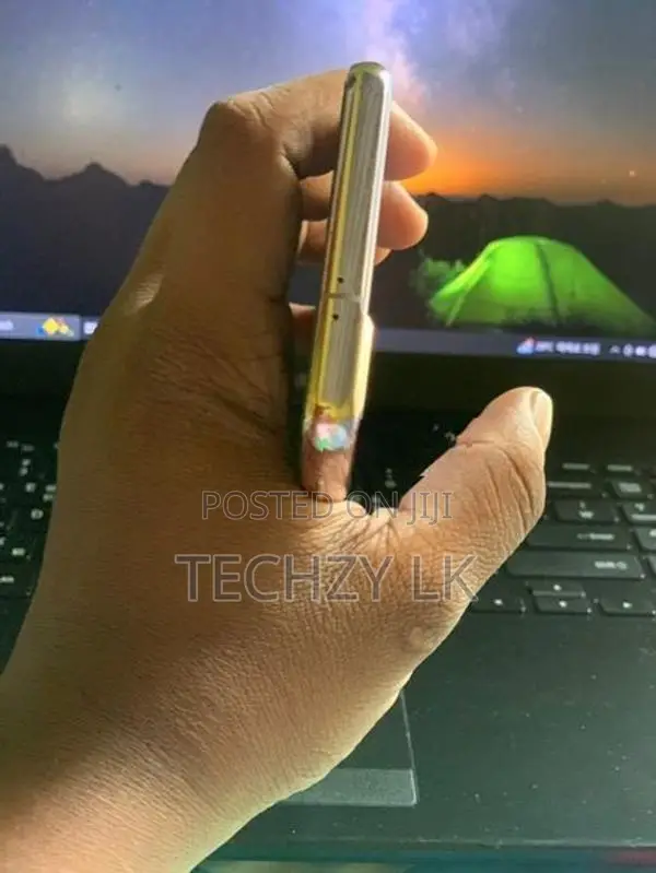 Samsung Galaxy S21 (Used)