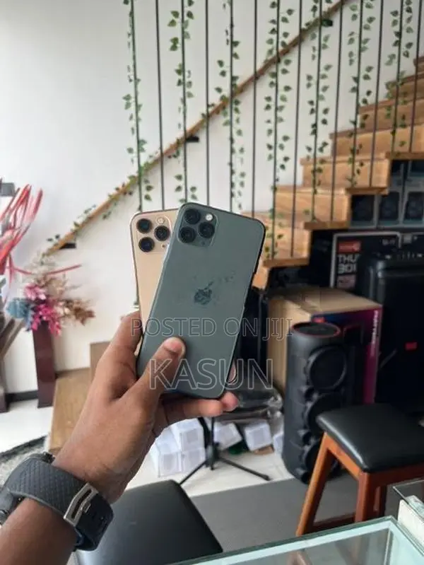 Apple iPhone 11 Pro 256GB (Used)