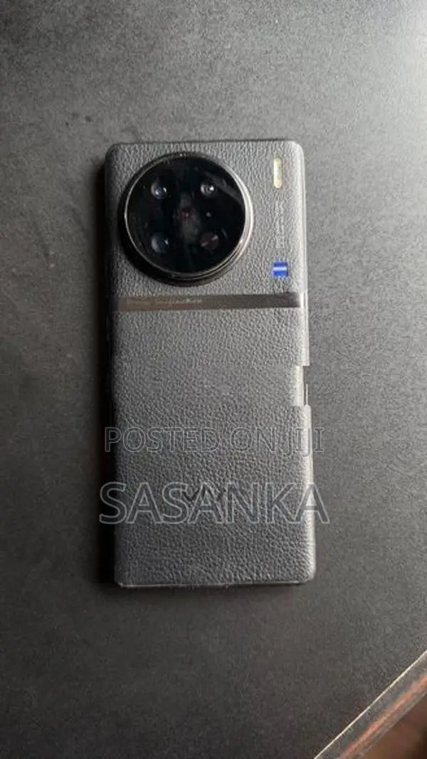 Vivo X90 (Used)