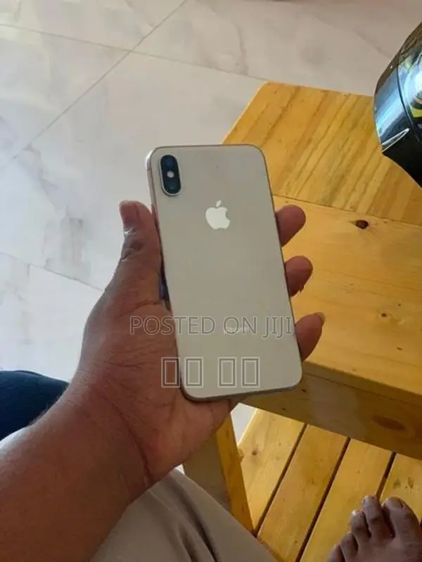 Apple iPhone XS (Used)