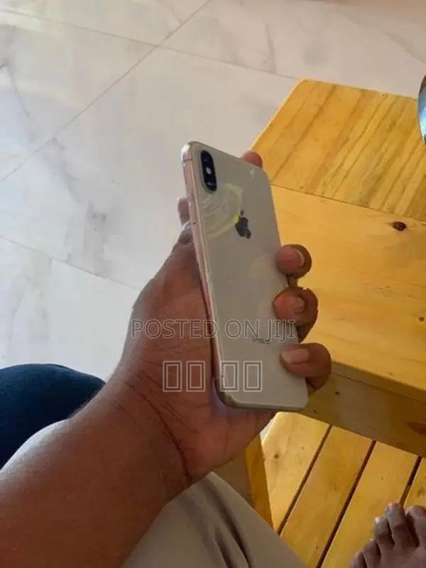 Apple iPhone XS (Used)