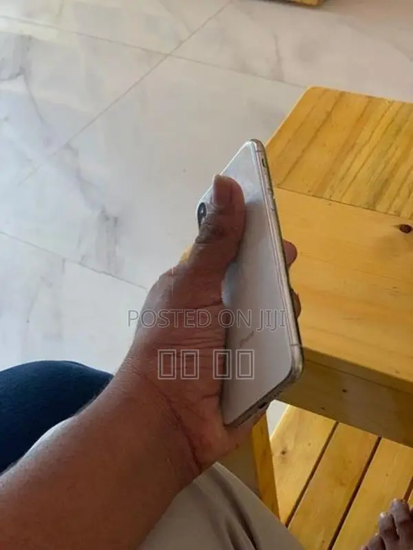 Apple iPhone XS (Used)