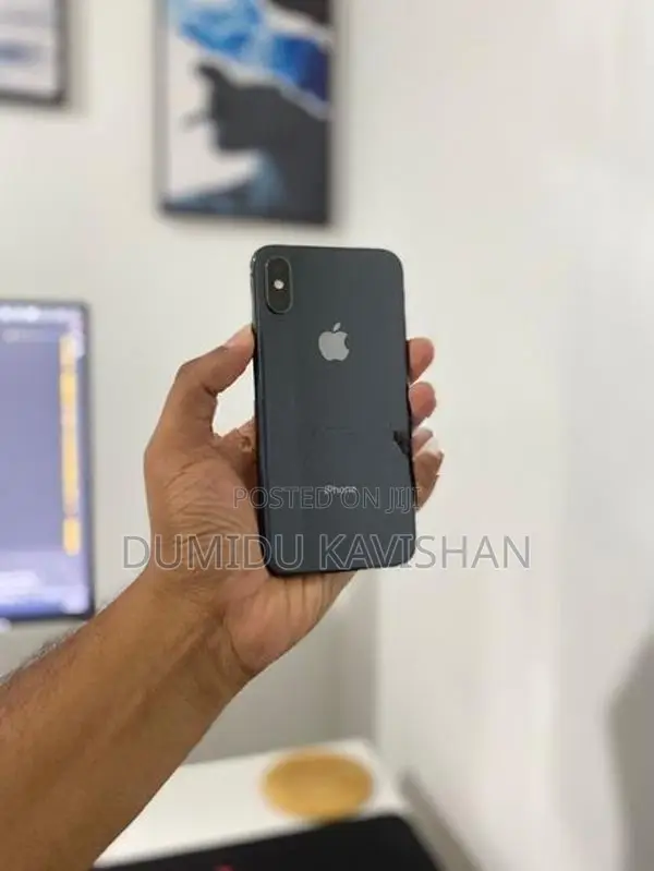 Apple iPhone XS (Used)