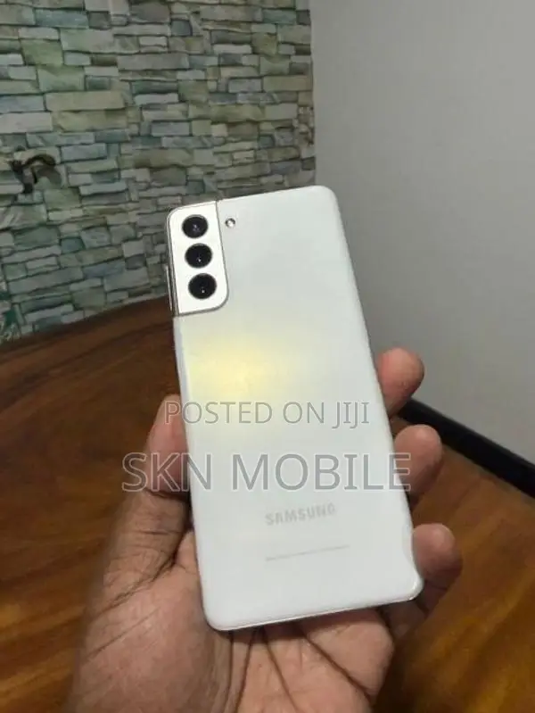 Samsung Galaxy S21 8GB 256GB 5G (Used)
