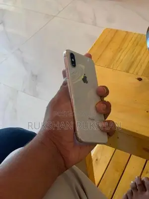 Apple iPhone XS (Used)