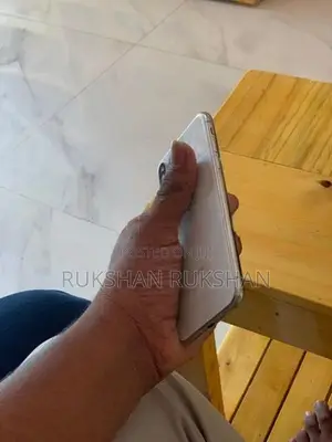 Apple iPhone XS (Used)