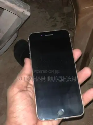 Apple iPhone XS (Used)