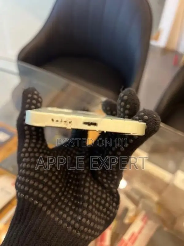 Apple iPhone 12 (Used)