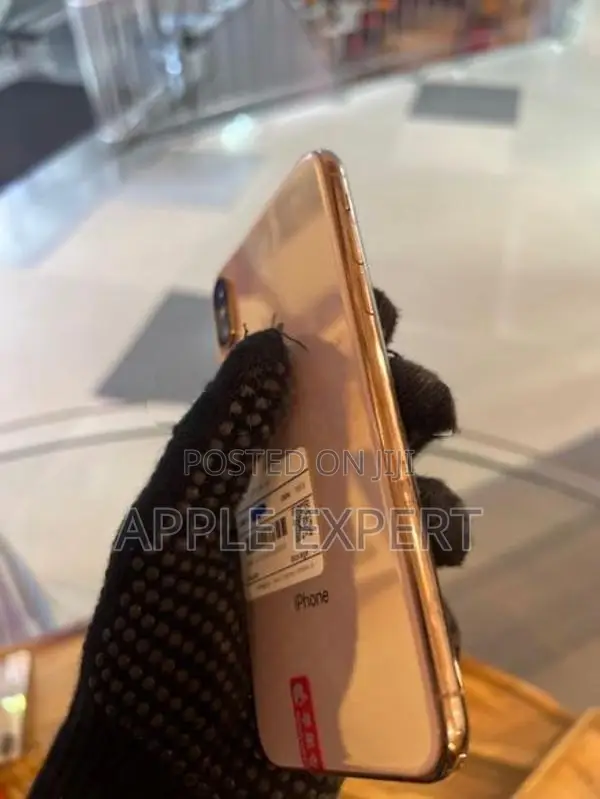Apple iPhone XS (Used)