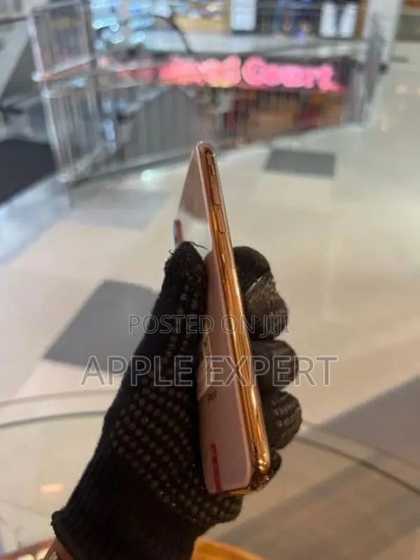 Apple iPhone XS (Used)