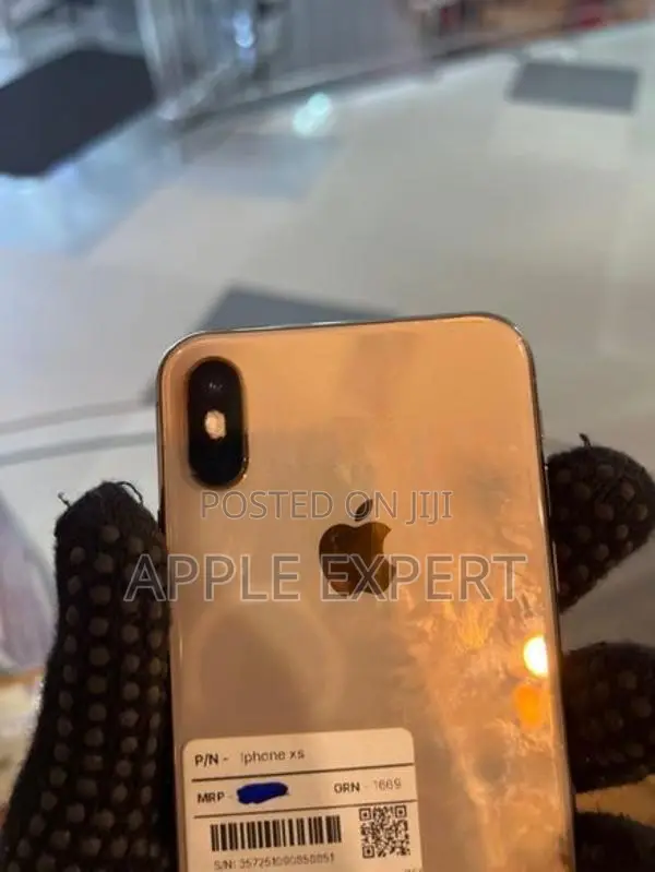Apple iPhone XS (Used)