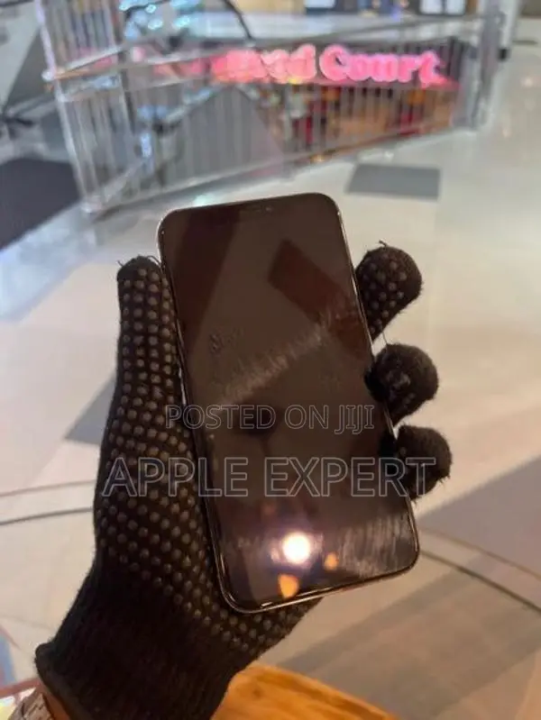 Apple iPhone XS (Used)