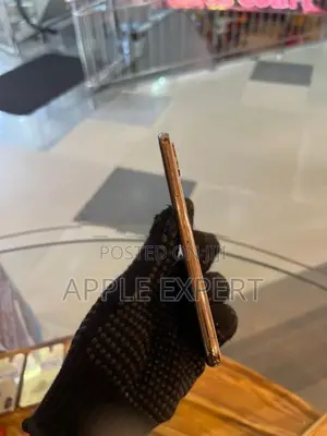 Apple iPhone XS (Used)