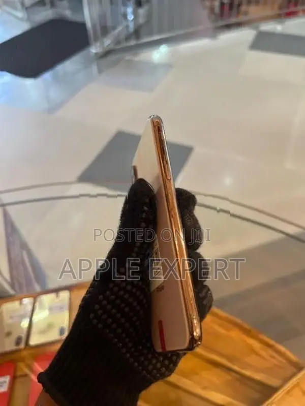Apple iPhone XS (Used)