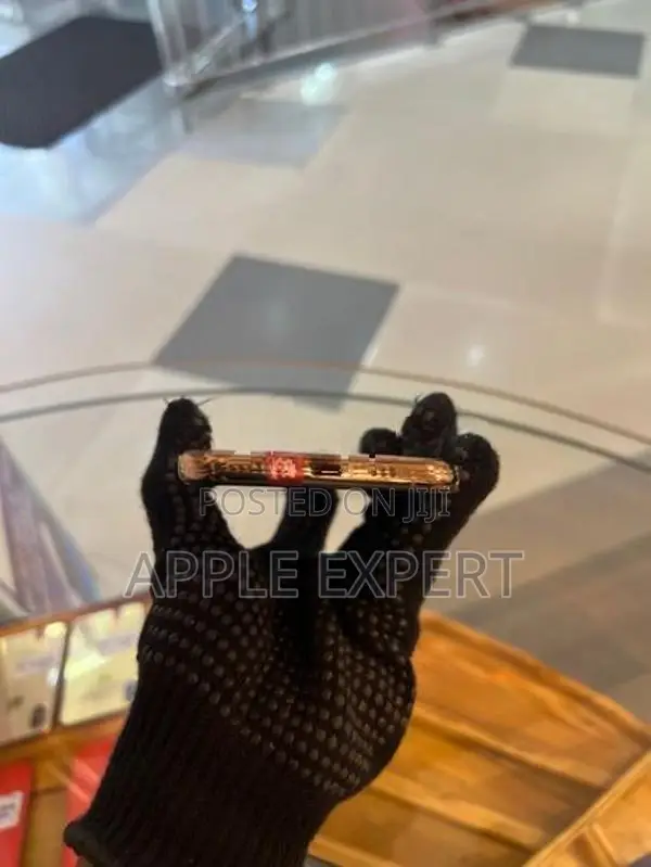 Apple iPhone XS (Used)