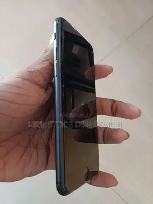 Apple iPhone 7 (Used)