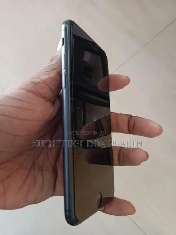 Apple iPhone 7 (Used)