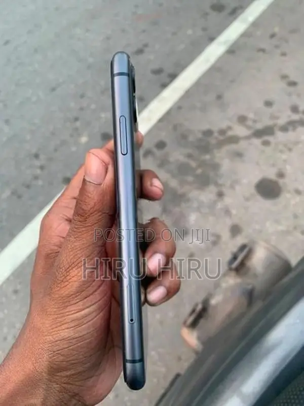 Apple iPhone 11 (Used)