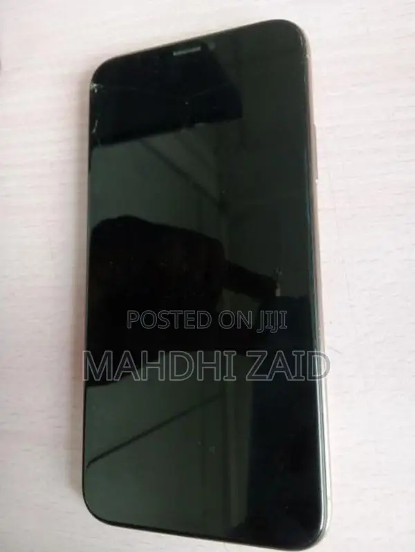 Apple iPhone XS (Used)