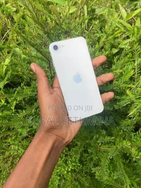 Apple iPhone SE 2 128GB (Used)