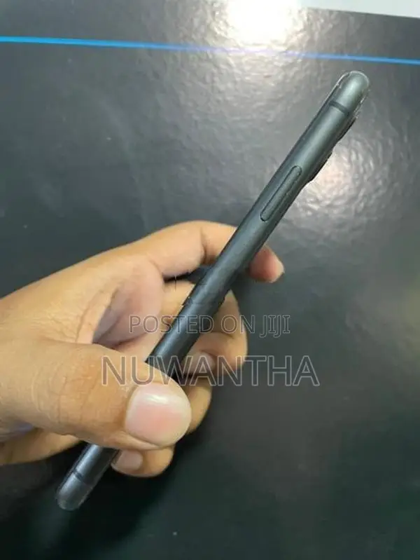Apple iPhone 11 (Used)