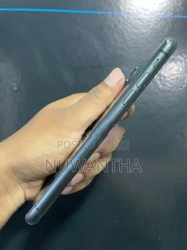 Apple iPhone 11 (Used)